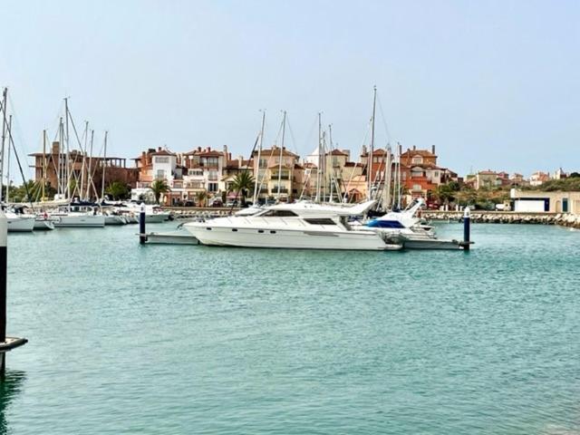 Gatu Sherry, Junto Puerto Deportivo Y Playa " Preferente Mayores De 25 Anos Y Familias " El Puerto de Santa María Zewnętrze zdjęcie
